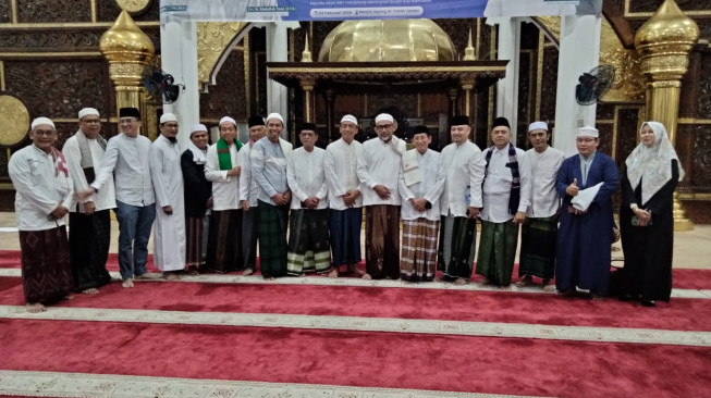 Sekda Jambi Ajak Warga Refleksi di Malam Nisfu Sya’ban